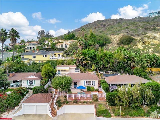 924 Park Avenue, Laguna Beach, CA 92651