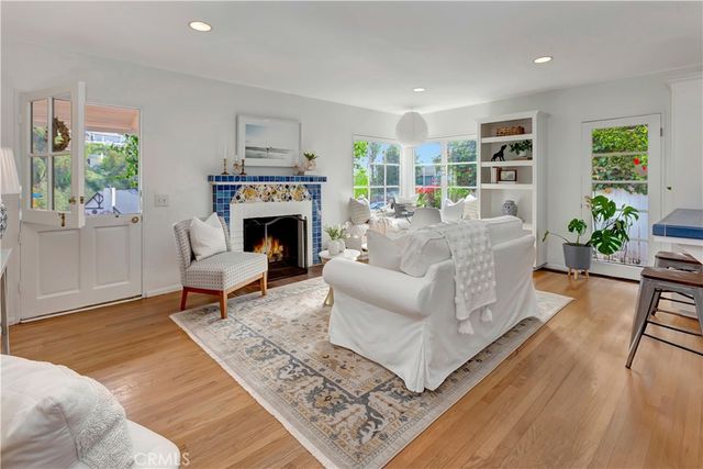 924 Park Avenue, Laguna Beach, CA 92651
