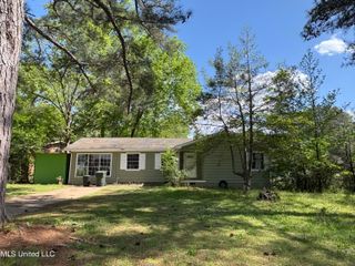 563 N Park Drive, Jackson, MS 39206