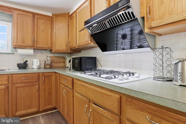 237 PIKETOWN RD, Harrisburg, PA 17112