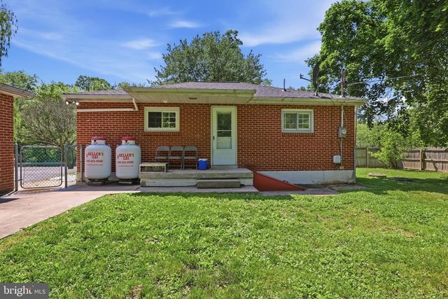 237 PIKETOWN RD, Harrisburg, PA 17112