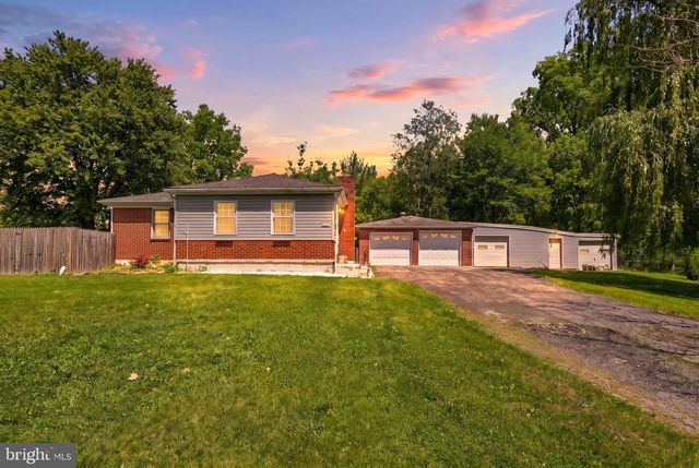 237 PIKETOWN RD, Harrisburg, PA 17112