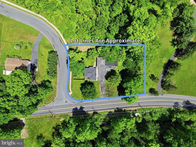 237 PIKETOWN RD, Harrisburg, PA 17112