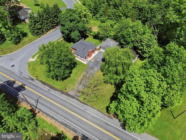 237 PIKETOWN RD, Harrisburg, PA 17112