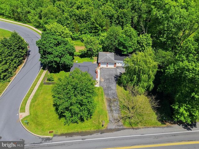 237 PIKETOWN RD, Harrisburg, PA 17112
