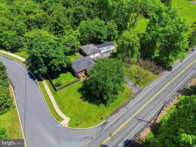 237 PIKETOWN RD, Harrisburg, PA 17112