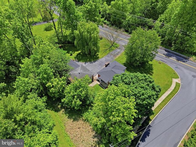 237 PIKETOWN RD, Harrisburg, PA 17112