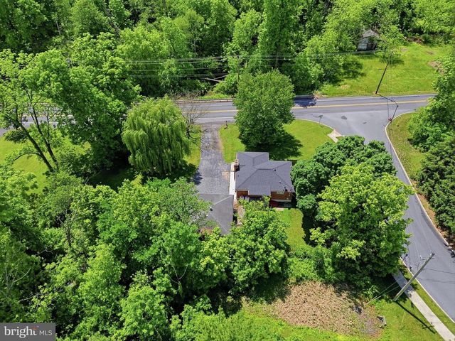 237 PIKETOWN RD, Harrisburg, PA 17112