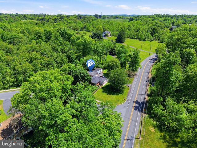 237 PIKETOWN RD, Harrisburg, PA 17112