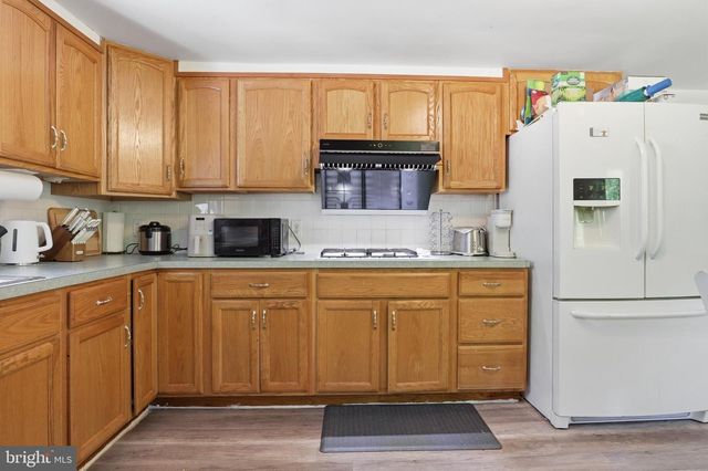 237 PIKETOWN RD, Harrisburg, PA 17112