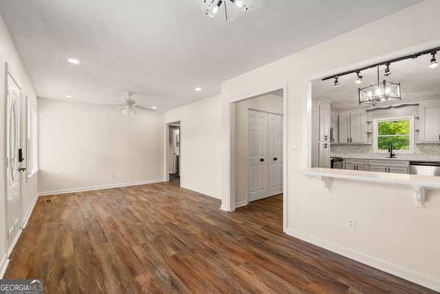 5944 Buena Vista Rd, Columbus, GA 31907