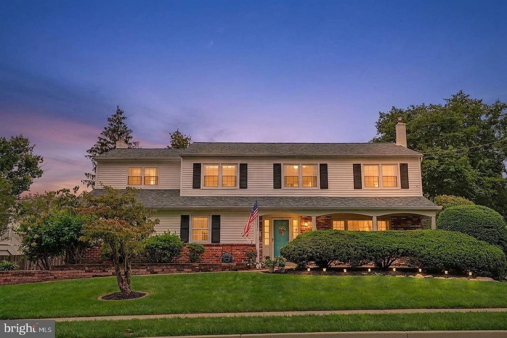 252 WALTON DR, MORRISVILLE, PA 19067 — photo 2