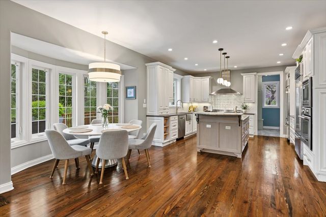 1021 Linden Lane, Glenview, IL 60025