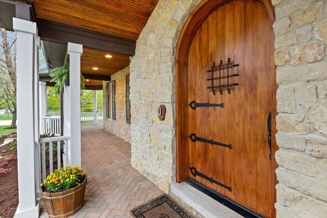 1021 Linden Lane, Glenview, IL 60025