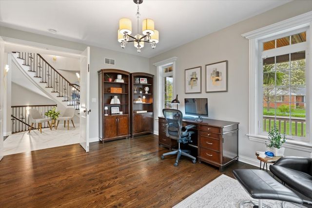 1021 Linden Lane, Glenview, IL 60025