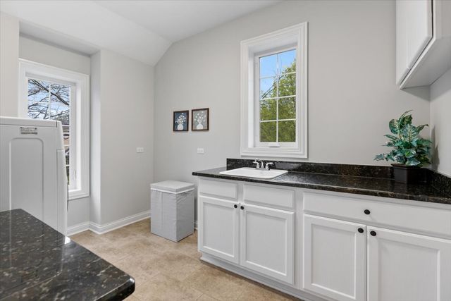 1021 Linden Lane, Glenview, IL 60025