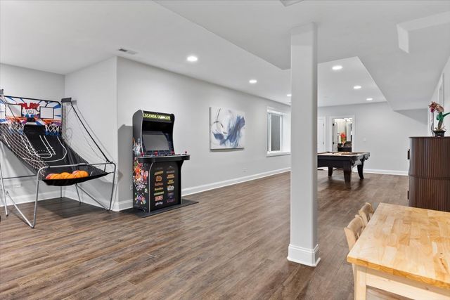 1021 Linden Lane, Glenview, IL 60025