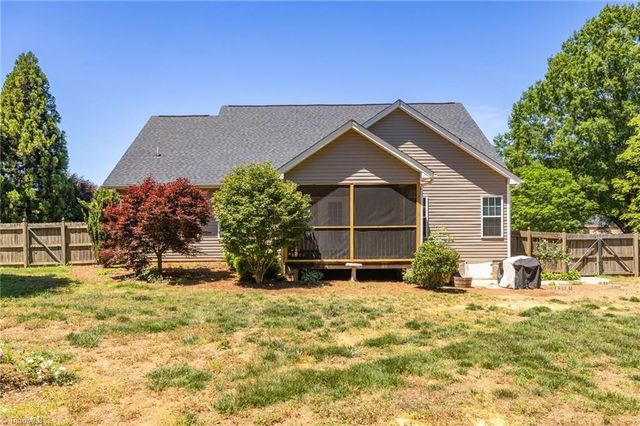 8108 Middleland Drive, Browns Summit, NC 27214