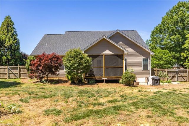 8108 Middleland Drive, Browns Summit, NC 27214
