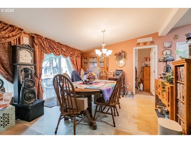 5323 OLYMPIC Cir, Eugene, OR 97402