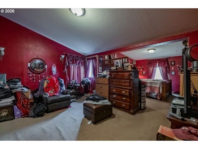 5323 OLYMPIC Cir, Eugene, OR 97402