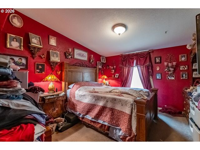 5323 OLYMPIC Cir, Eugene, OR 97402