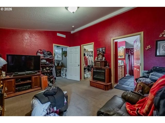 5323 OLYMPIC Cir, Eugene, OR 97402