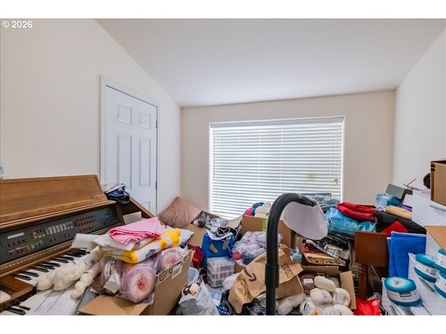 5323 OLYMPIC Cir, Eugene, OR 97402