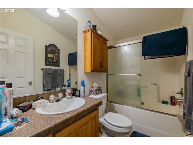 5323 OLYMPIC Cir, Eugene, OR 97402