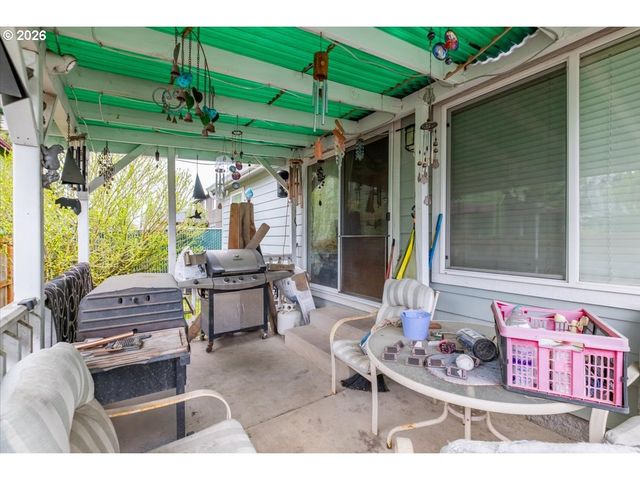 5323 OLYMPIC Cir, Eugene, OR 97402