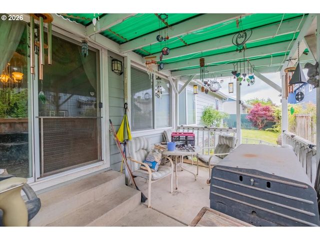 5323 OLYMPIC Cir, Eugene, OR 97402