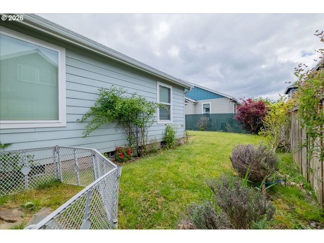5323 OLYMPIC Cir, Eugene, OR 97402