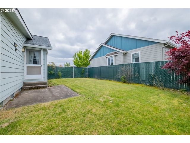 5323 OLYMPIC Cir, Eugene, OR 97402