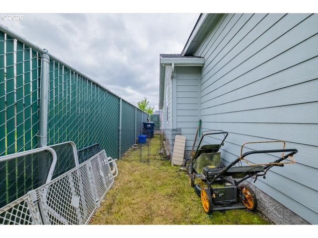 5323 OLYMPIC Cir, Eugene, OR 97402