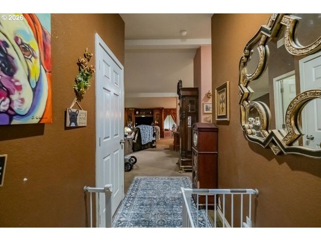 5323 OLYMPIC Cir, Eugene, OR 97402