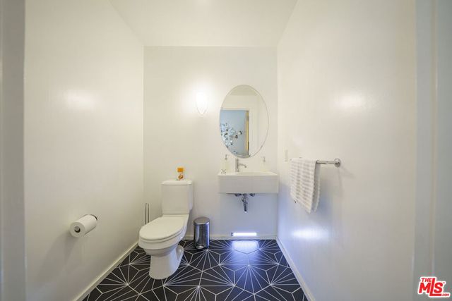 1111 S Grand Avenue 716, Los Angeles, CA 90015