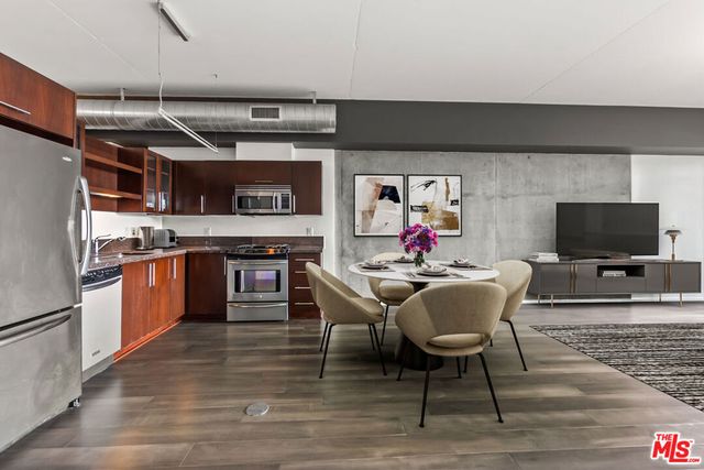 1111 S Grand Avenue 716, Los Angeles, CA 90015