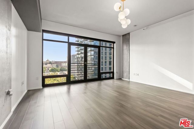 1111 S Grand Avenue 716, Los Angeles, CA 90015