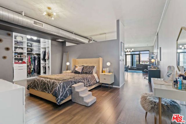 1111 S Grand Avenue 716, Los Angeles, CA 90015