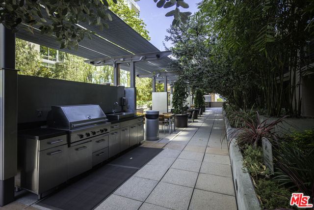 1111 S Grand Avenue 716, Los Angeles, CA 90015