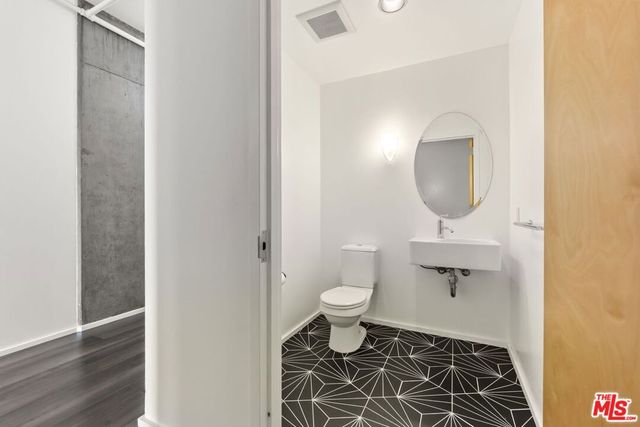 1111 S Grand Avenue 716, Los Angeles, CA 90015