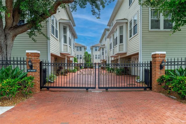 3315 W DE LEON STREET 15, Tampa, FL 33609