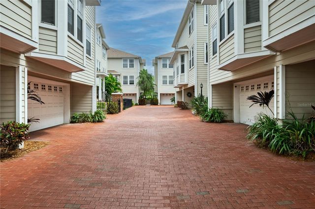3315 W DE LEON STREET 15, Tampa, FL 33609