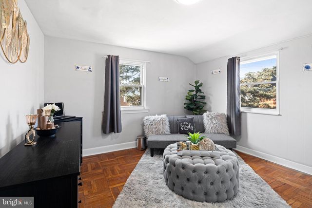 409 W GRAYS AVE, Glenolden, PA 19036