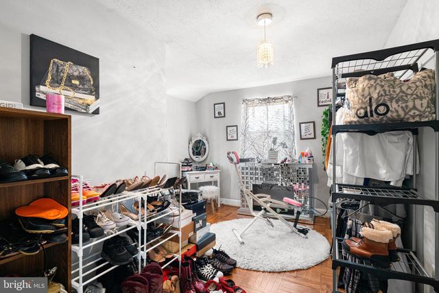 409 W GRAYS AVE, Glenolden, PA 19036