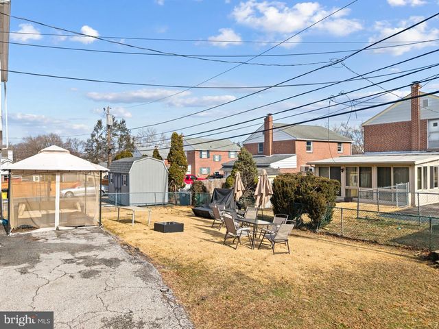 409 W GRAYS AVE, Glenolden, PA 19036