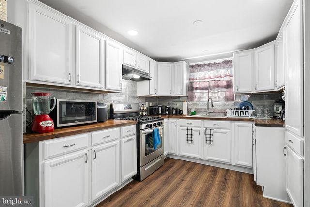 409 W GRAYS AVE, Glenolden, PA 19036