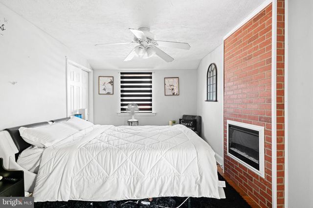 409 W GRAYS AVE, Glenolden, PA 19036