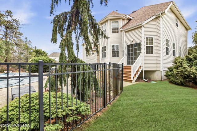 62 Greenwich Drive, Jackson, NJ 08527