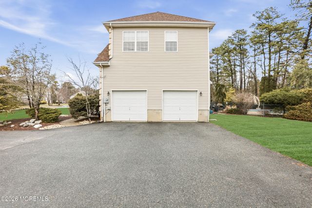 62 Greenwich Drive, Jackson, NJ 08527